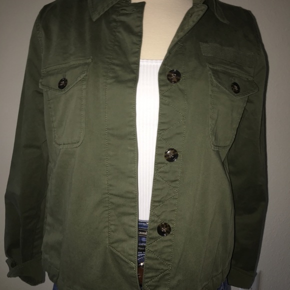 Banana Republic Cropped Utility Shirt Jacket - Picture 7 of 7